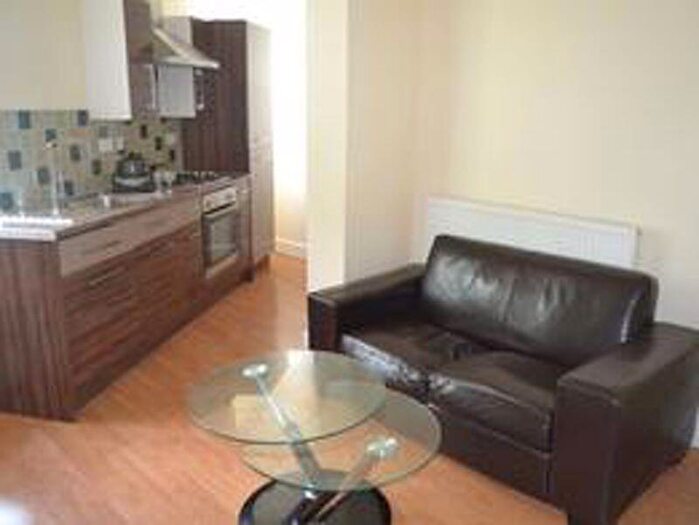 2 Bedroom Flat To Rent In Skinner Street, Newport, NP20