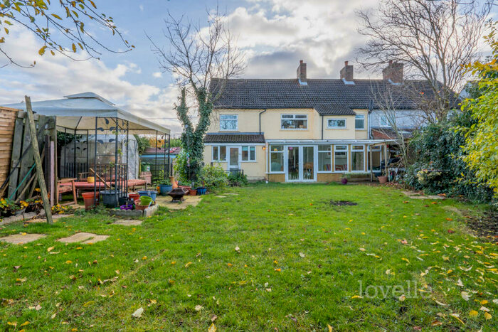 5 Bedroom Semi-Detached House For Sale In Grange Lane, Willingham By Stow, DN21