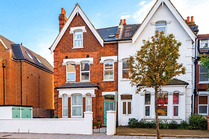 1 Bedroom Flat To Rent In Merton Road, Wimbledon, SW19