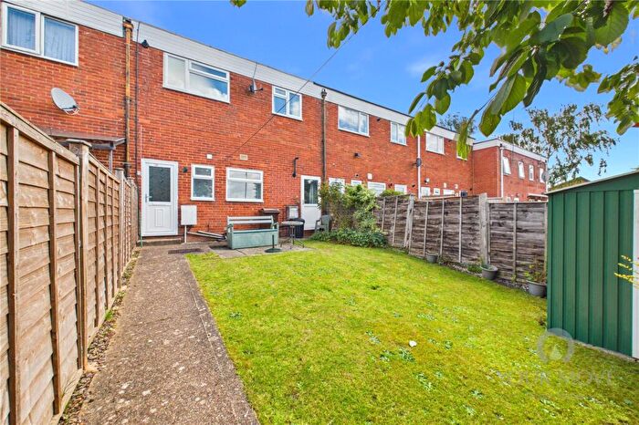 2 Bedroom Maisonette For Sale In Fulford Drive, Northampton, Northamptonshire, NN2