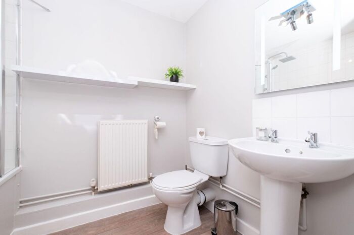 2 Bedroom Flat For Sale In Walden Court, Canterbury, CT2