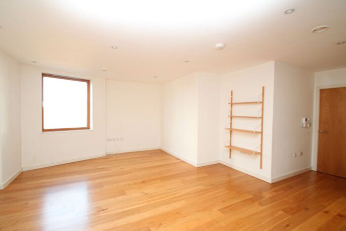 2 Bedroom Flat To Rent In Fairfield Road, Croydon, CR0