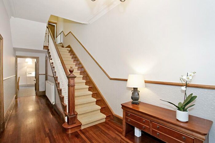 6 Bedroom Terraced House To Rent In Gray Street, Aberdeen, AB10