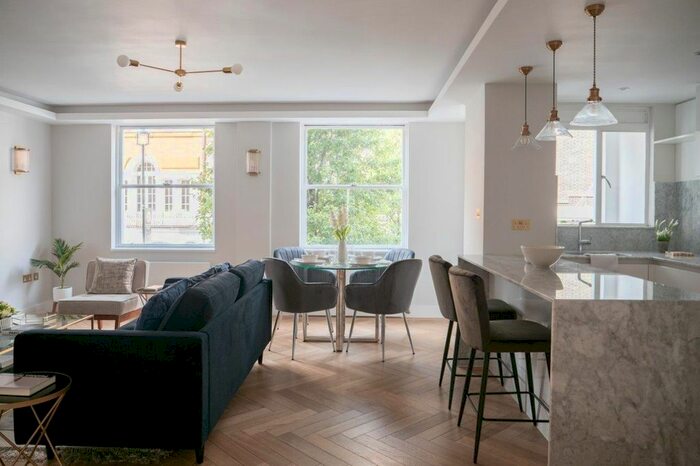 3 Bedroom Flat To Rent In Harley Street, Fitzrovia, London, London Borough Of Westminster, W1G