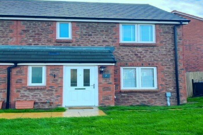 3 Bedroom Semi-Detached House To Rent In Channon Road, Taunton, TA2