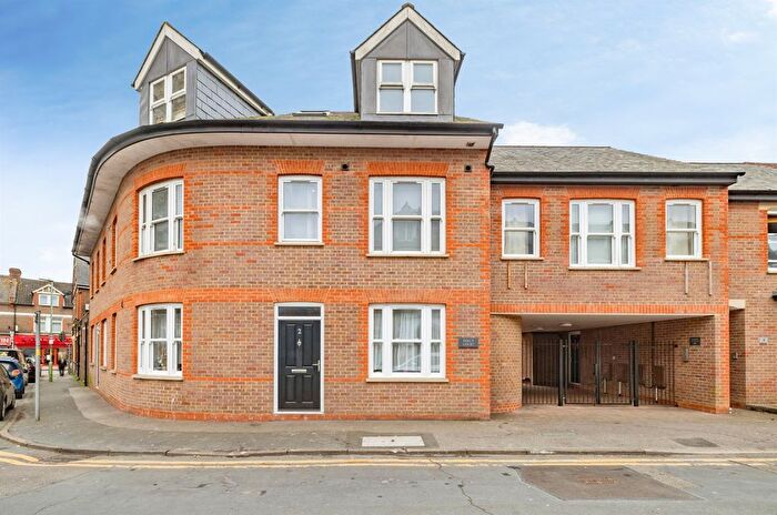 1 Bedroom Maisonette For Sale In Percy Road, Watford, WD18