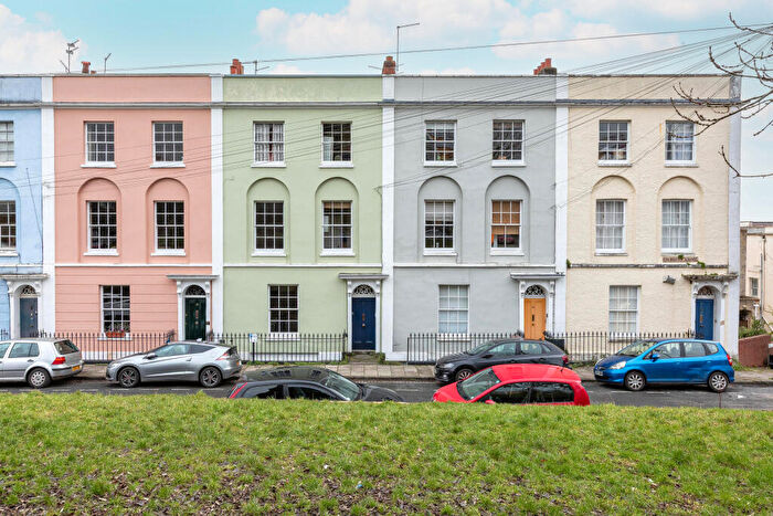 1 Bedroom Flat For Sale In Fremantle Square, Cotham, Bristol, BS6