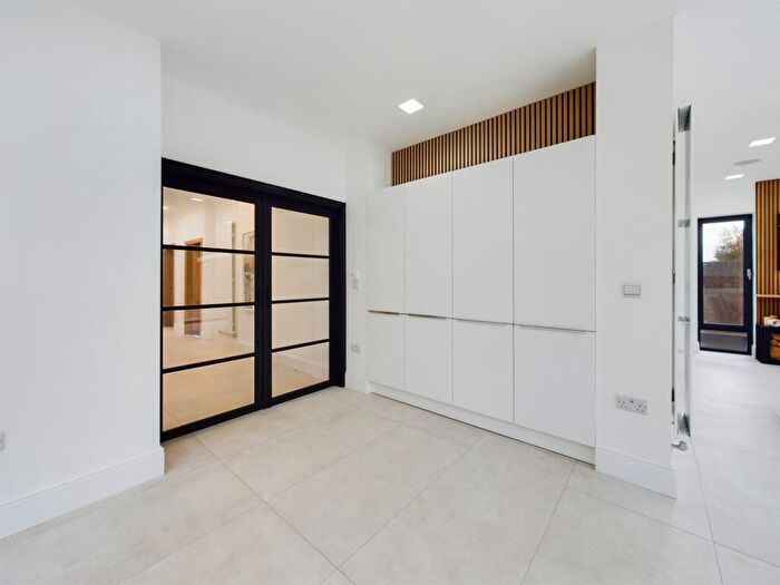 3 Bedroom Detached Bungalow For Sale In Stenson Road, Sunnyhill, DE23