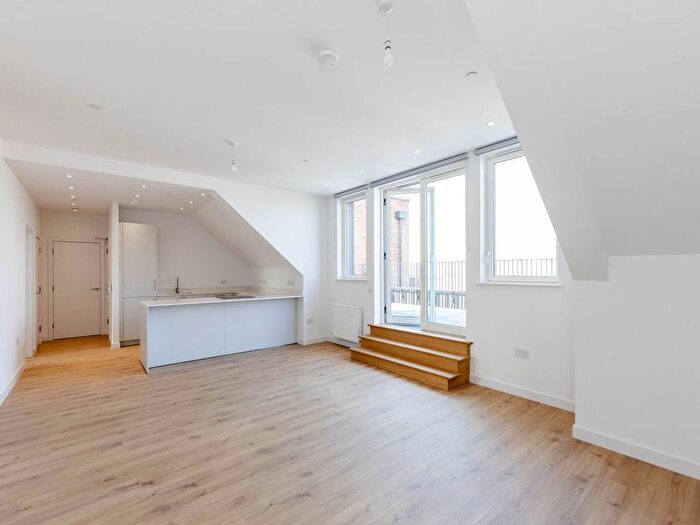3 Bedroom Flat To Rent In Temple Park Crescent, Polwarth, Edinburgh, EH11