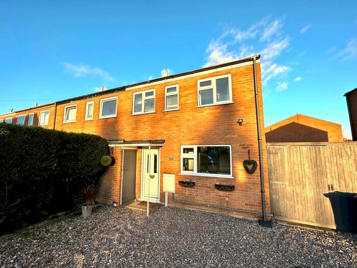 3 Bedroom Semi-Detached House To Rent In Flowery Leys Lane, Alfreton, DE55