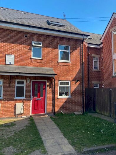 4 Bedroom End Of Terrace House To Rent In New Street, Gloucester, GL1
