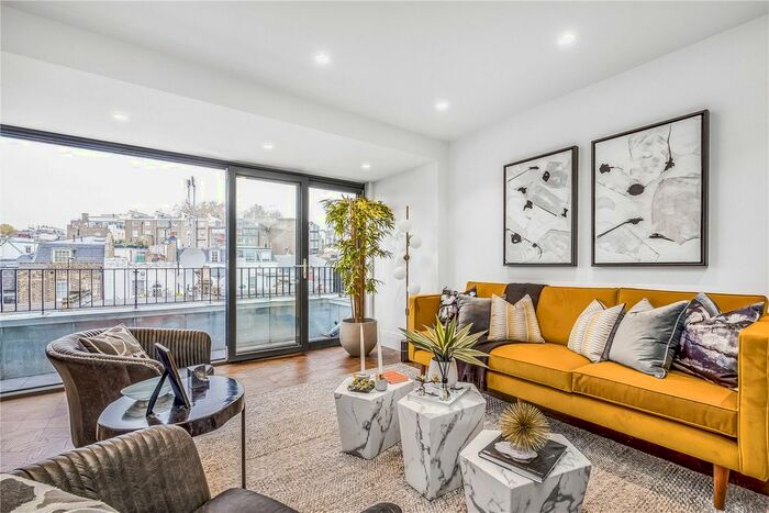 2 Bedroom Flat To Rent In Cheval Place, London, SW7