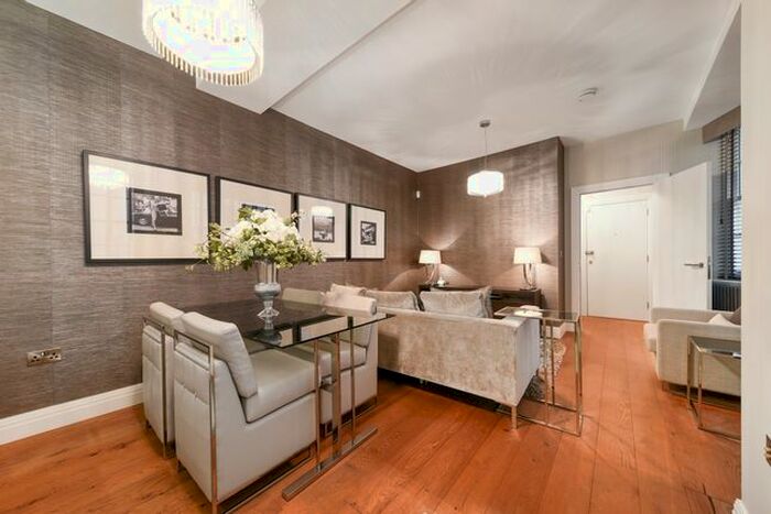 2 Bedroom Flat To Rent In Exchange Court, London, WC2R