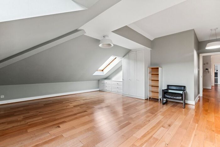 3 Bedroom Flat To Rent In Melville Place, Islington, N1