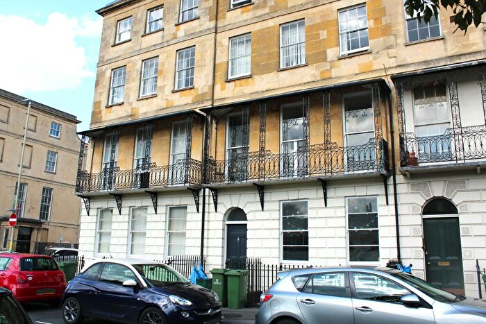 1 Bedroom Flat To Rent In Berkeley Place, GL52