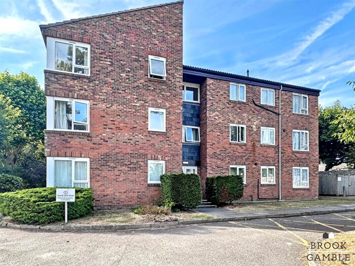 2 Bedroom Flat For Sale In Meads Road, Eastbourne, BN20