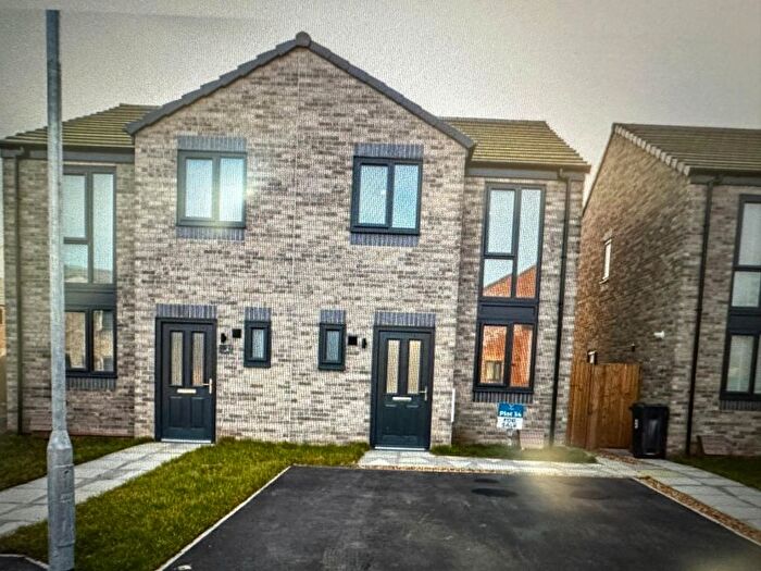 3 Bedroom Semi-Detached House To Rent In Dunlin Close, Carlisle, CA2