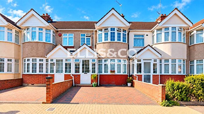 4 Bedroom Terraced House For Sale In Seaton Road, Wembley, HA0