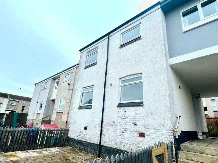 3 Bedroom Flat To Rent In B Nightingale Place, Johnstone, PA5