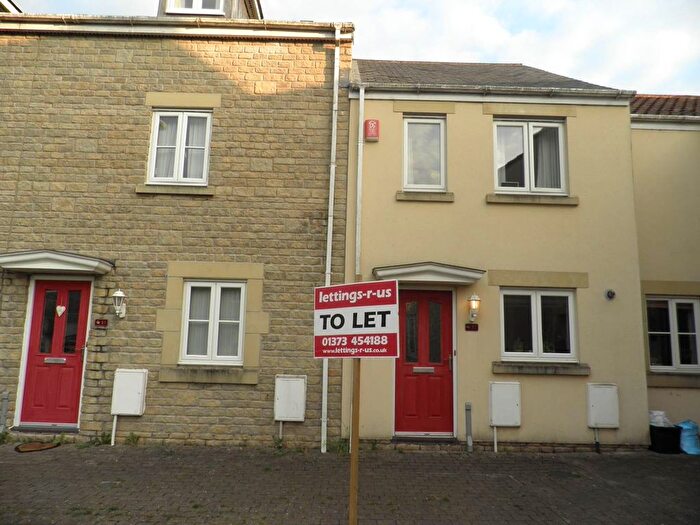 2 Bedroom Property To Rent In Marleys Way, Frome, Somerset, BA11