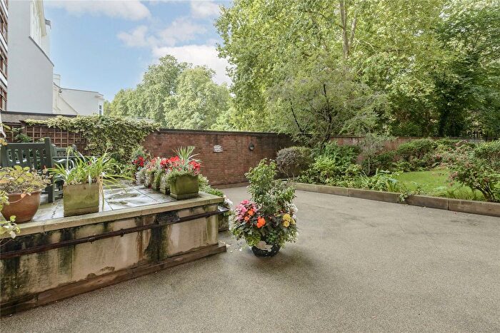 4 Bedroom Flat For Sale In Ennismore Gardens, London, SW7