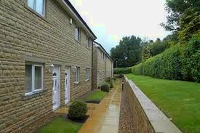 2 Bedroom Flat To Rent In Birchfield Mews, Burnley BB12