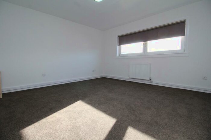 2 Bedroom Flat To Rent In Holyrood Street, Hamilton, Lanarkshire, ML3