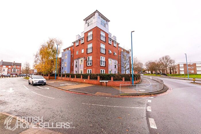 2 Bedroom Flat For Sale In Kinsey Road, Smethwick, West Midlands, B66