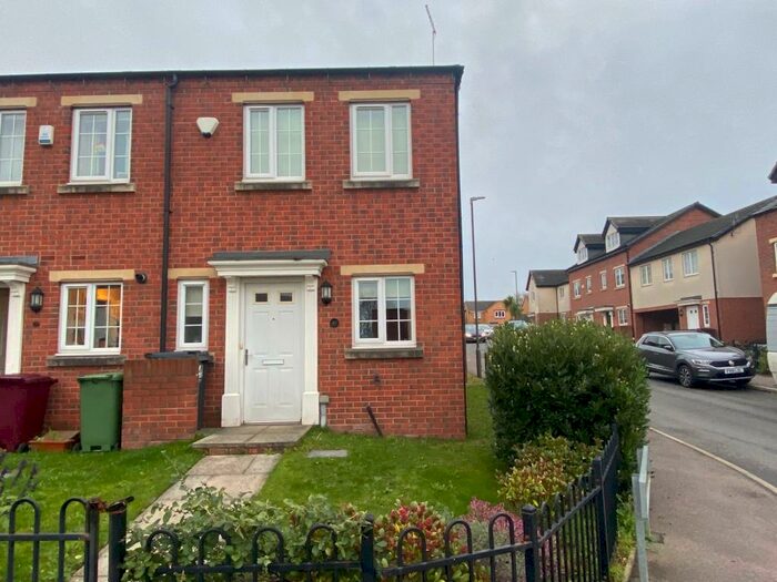 2 Bedroom Town House To Rent In Carr Vale Road, Bolsover, S44