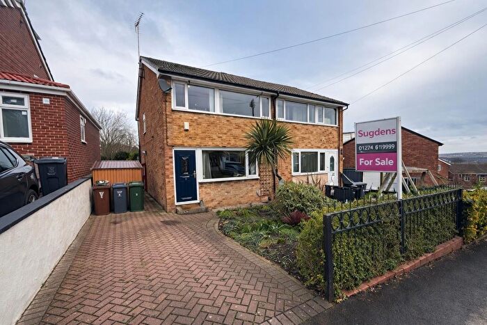 3 Bedroom Semi-Detached House For Sale In Fourlands Crescent, Idle, BD10