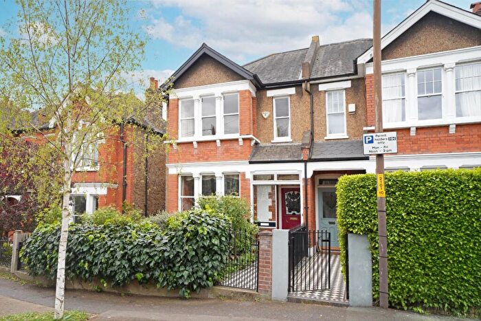 4 Bedroom Semi Detached House For Sale In Ruskin Walk, Herne Hill, London, SE24