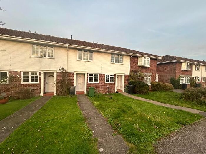 2 Bedroom Property To Rent In Montgomerie Drive, Guildford, GU2