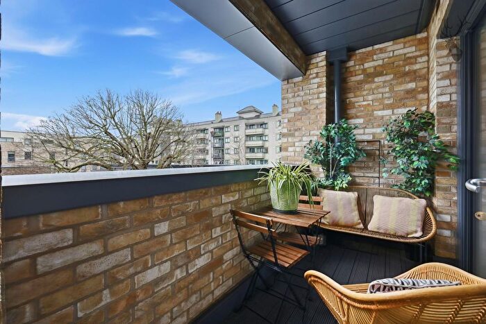 1 Bedroom Flat For Sale In Guest House, Mile End, E3