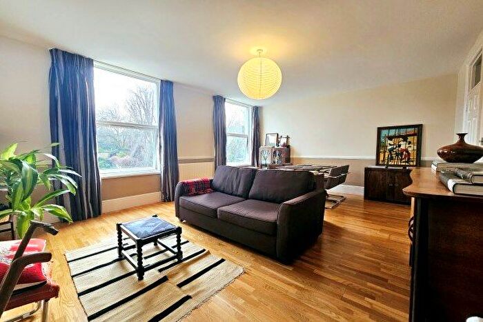 2 Bedroom Flat To Rent In Manor Park, London, SE13
