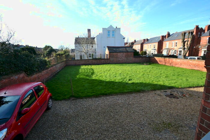 3 Bedroom Flat To Rent In Musters Road, West Bridgford, NG2