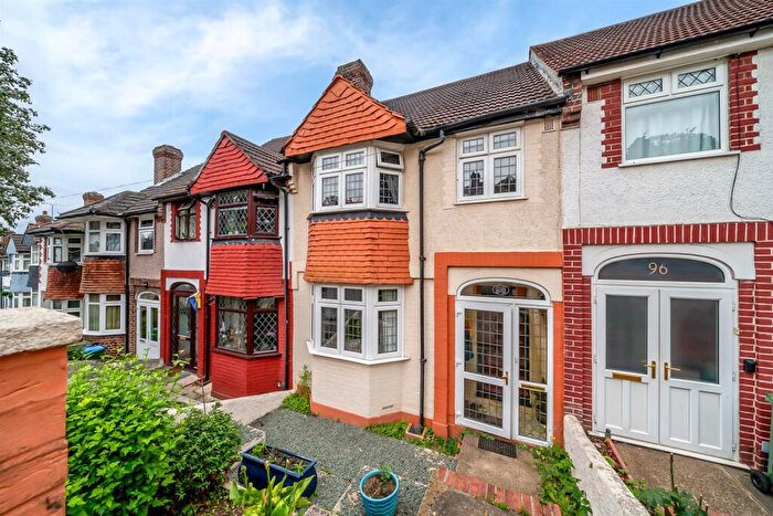 3 Bedroom Terraced House For Sale In Castlewood Drive, SE9
