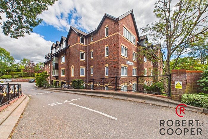 2 Bedroom Flat For Sale In Wood Lane, Ruislip, HA4