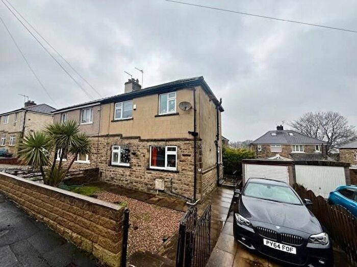3 Bedroom Semi Detached House For Sale In Elm Road, Wrose, Shipley, BD18