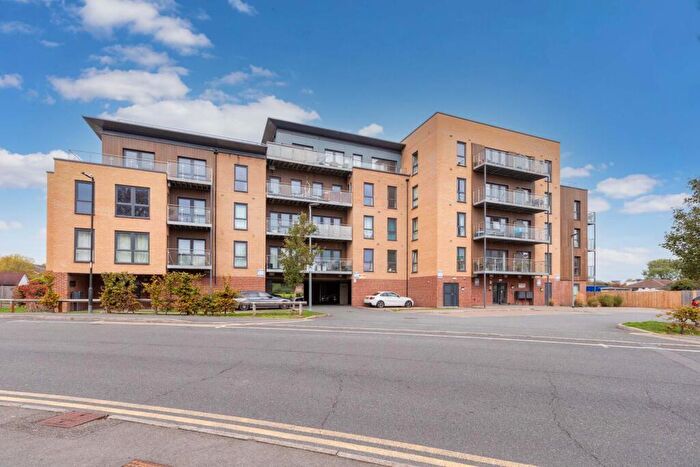 1 Bedroom Apartment For Sale In Hanover Way, Vale Road, Windsor, SL4