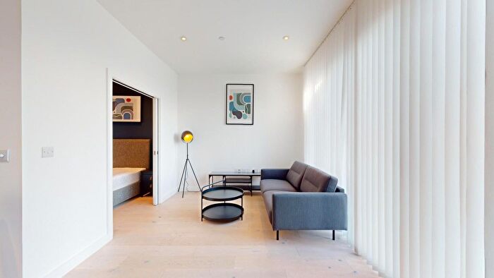 1 Bedroom Flat To Rent In Great West Road, Hounslow, TW5