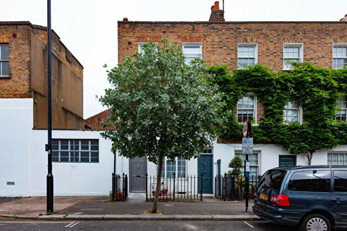 2 Bedroom Ground Maisonette To Rent In Broadley Street, London, NW8