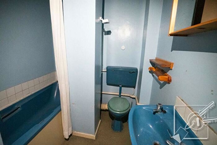 1 Bedroom Flat For Sale In Dover Road East, Gravesend, DA11
