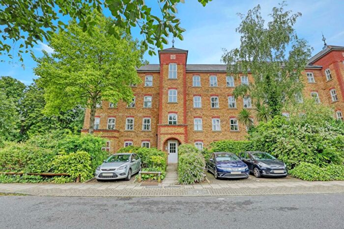 2 Bedroom Apartment To Rent In Highfield Close, London, SE13
