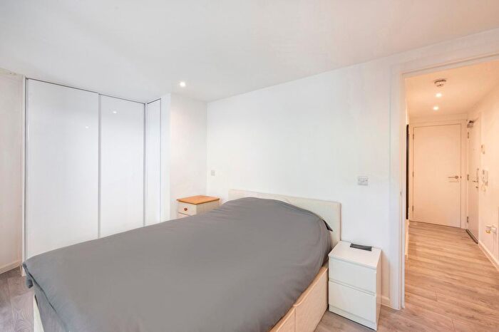 1 Bedroom Flat To Rent In Vantage Court, Old Kent Road, SE1