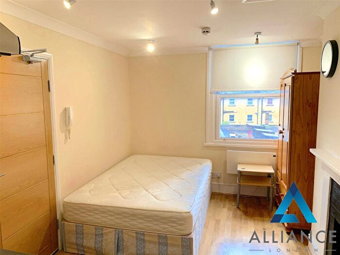 1 Bedroom Apartment To Rent In Mile End Road, London, E1
