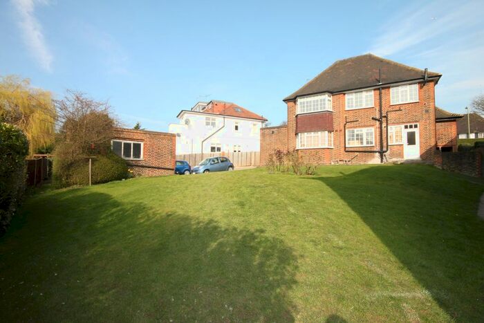 2 Bedroom Maisonette To Rent In Brim Hill, London, N2