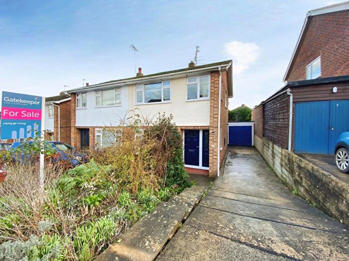 3 Bedroom Semi Detached House For Sale In Austin Drive, Banbury, United Kingdom, OX16