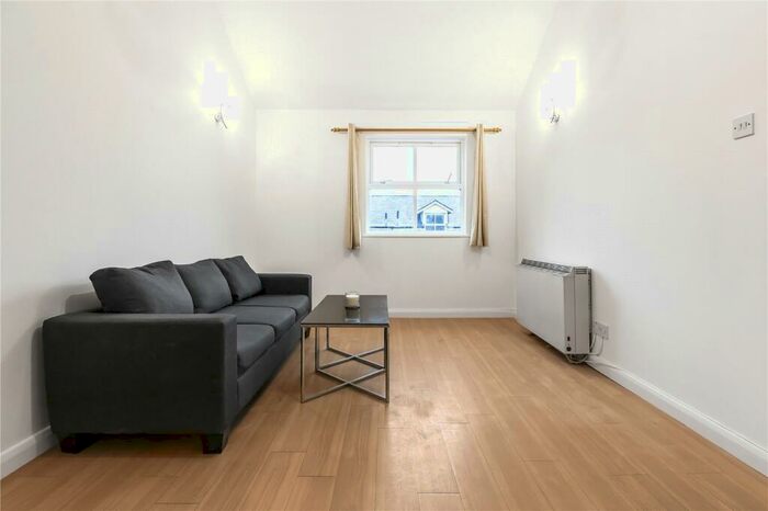 2 Bedroom Apartment To Rent In Cleveland Grove, London, E1