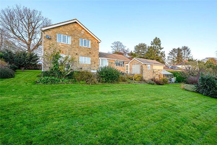 4 Bedroom Detached House For Sale In Castle Grove, Bardsey, LS17