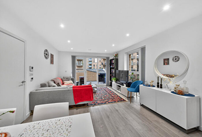 2 Bedroom Apartment For Sale In Perryfield Way, London, NW9